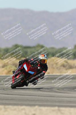 media/Oct-13-2025-Moto Forza (Mon) [[a66d839500]]/3-B Group/Session 3 (Turn 16)/